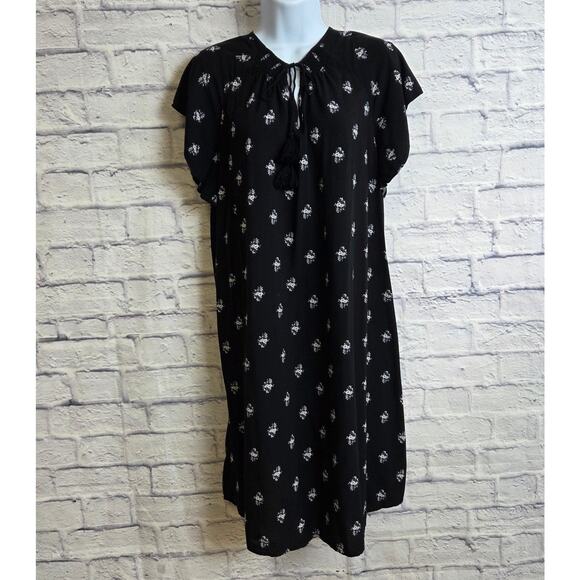 Old Navy Medium Black White Floral Boho Dress Flutter Sleeve Tassel Tie Neckline - Picture 1 of 13